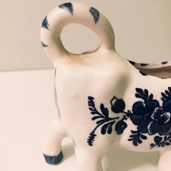 Vintage Delft Style Cow Creamer 6 Inch Long Figurine Flowers Windmill - Picture 14 of 15
